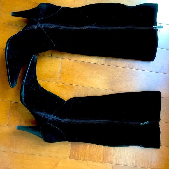 Boots . Shoes  , KENNETH COLE BLACK SUADE Heel’s - Picture 2 of 8